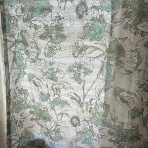 Pair of Floral Patterned curtains in Green and White